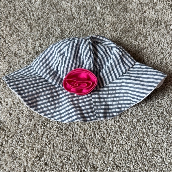 Baby Aspen baby Hat with Pink Flower Accent Bucket Hat sunhat size 0-6 months - Picture 2 of 6